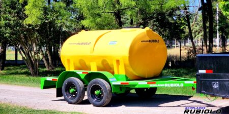 Acoplado Cisterna con Tanque Plastico para 3.680 Lts. (CP1005)