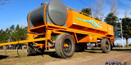 Acoplado Cisterna Combinada para 2.000 Lts. + 1000 Lts. de agua (CI1018)