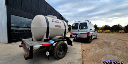 Acoplado Cisterna con Tanque Plastico para 1.000 Lts. (CP1001)