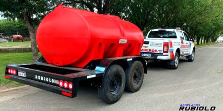 Acoplado Cisterna con Tanque Plastico para 3.680 Lts. (CP1005)