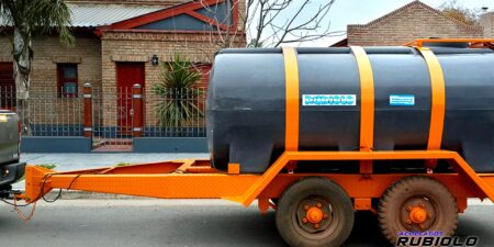 Acoplado Cisterna con Tanque Plastico para 6.000 Lts. (CP1008)