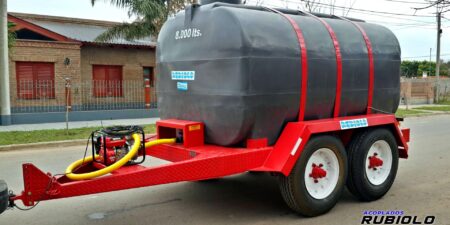 Acoplado Cisterna con Tanque Plastico para 8.000 Lts. (CP1010)