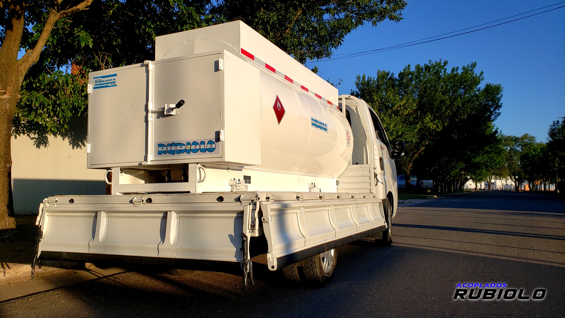 Carroceria Tanque para Camion para 4.000 Litros. (CT1002) - Imagen 4