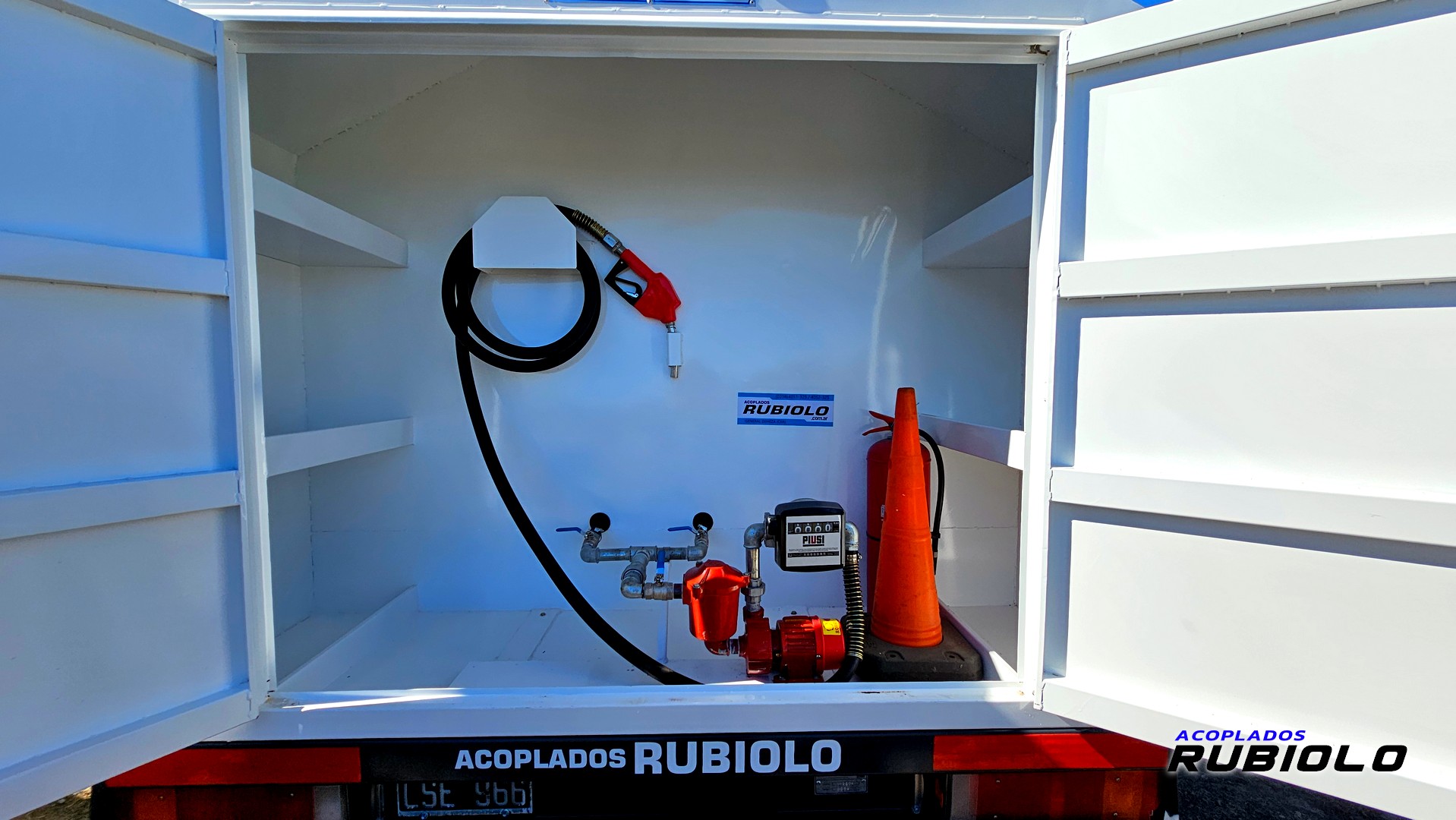 Carrocería tanque para montar en camión para 8.000 Litros. (CT1004) - Imagen 2