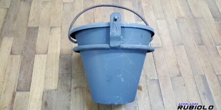 Balde arena con tapa y soporte (OP1142)