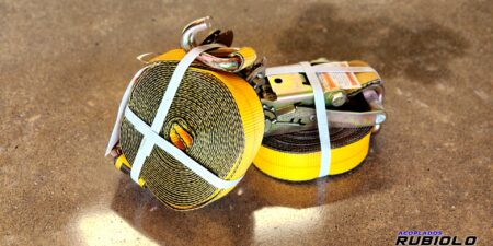 Kit 4 Para sujetar autoelevador o Minicargadoras de hasta 3.000 Kg. (OP1158)