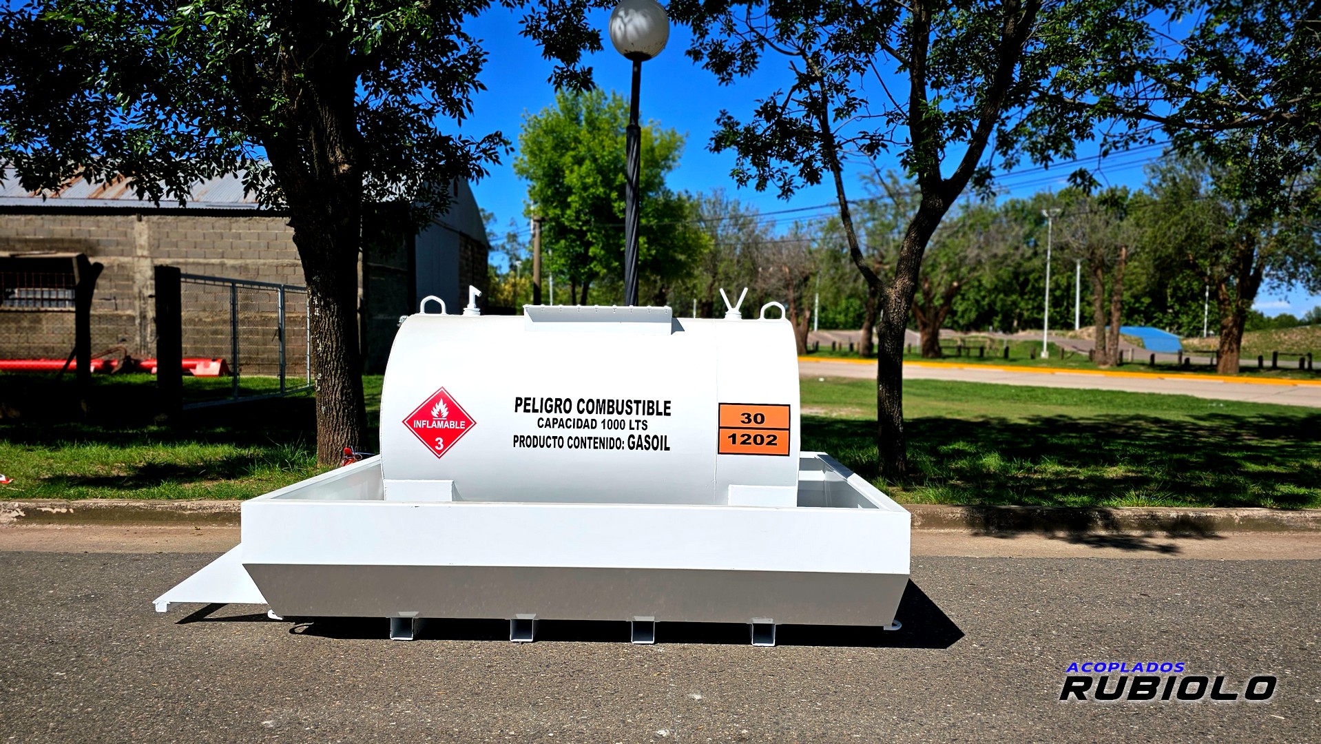 Tanque estacionario con Batea Antiderrame de para 1.000 Lts. (TB1001) - Imagen 3