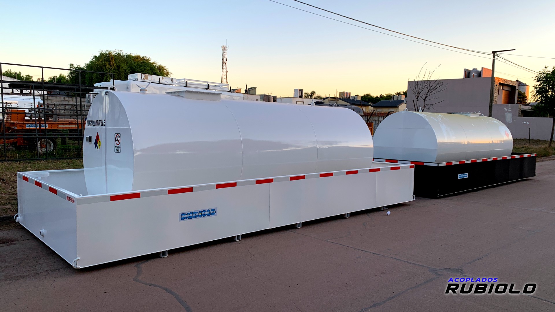 Tanque estacionario con Batea Antiderrame de para 10.000 Lts. (TB1009) - Imagen 2