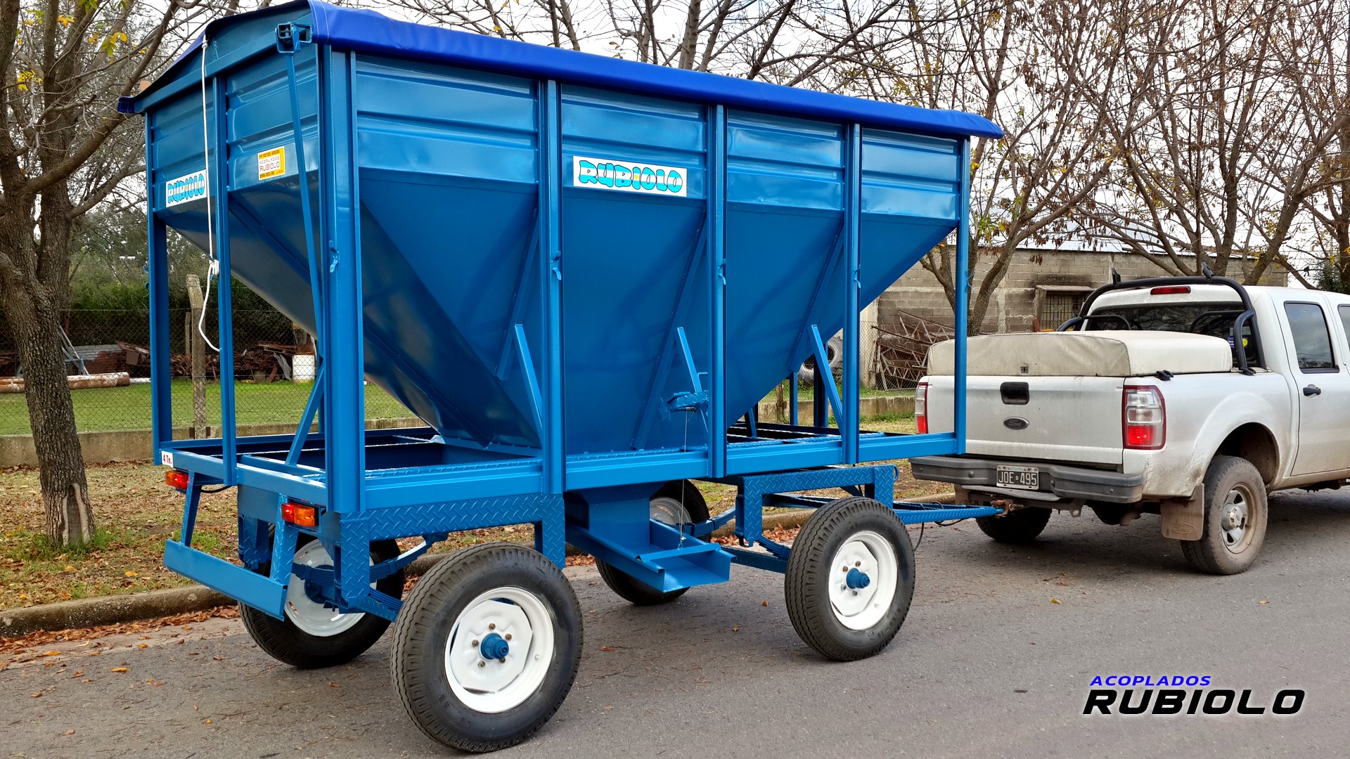 Acoplado Tolva Semillera para 3/4 Tn. (TO1001) - Imagen 18