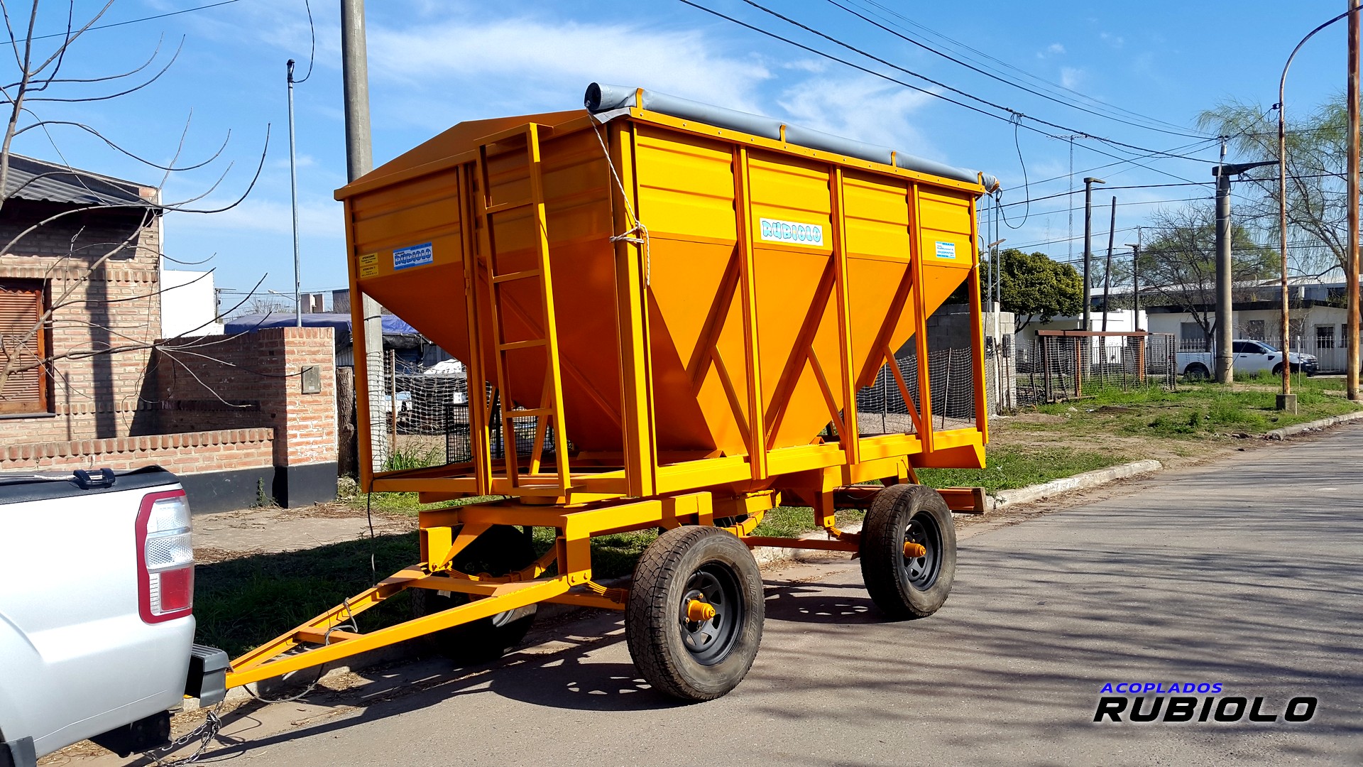 Acoplado Tolva Semillera para 3/4 Tn. (TO1001) - Imagen 9