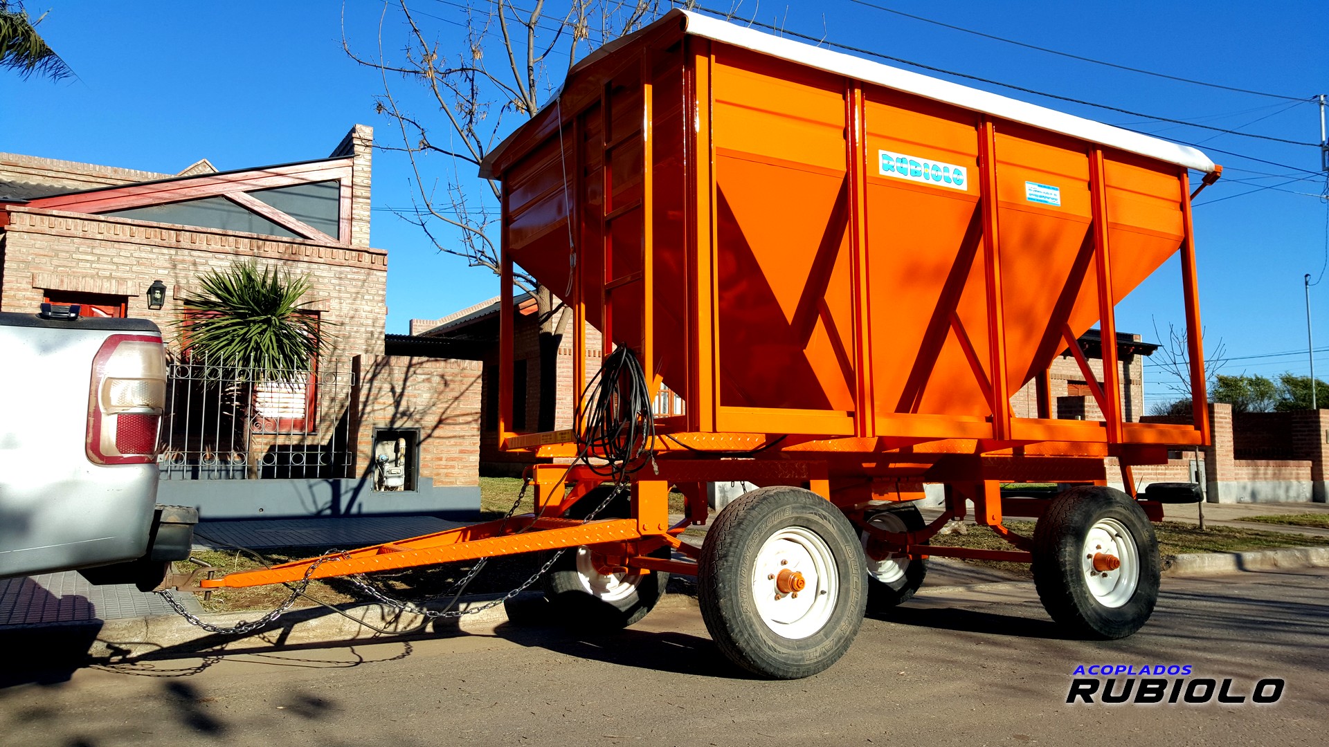 Acoplado Tolva Semillera para 3/4 Tn. (TO1001) - Imagen 14