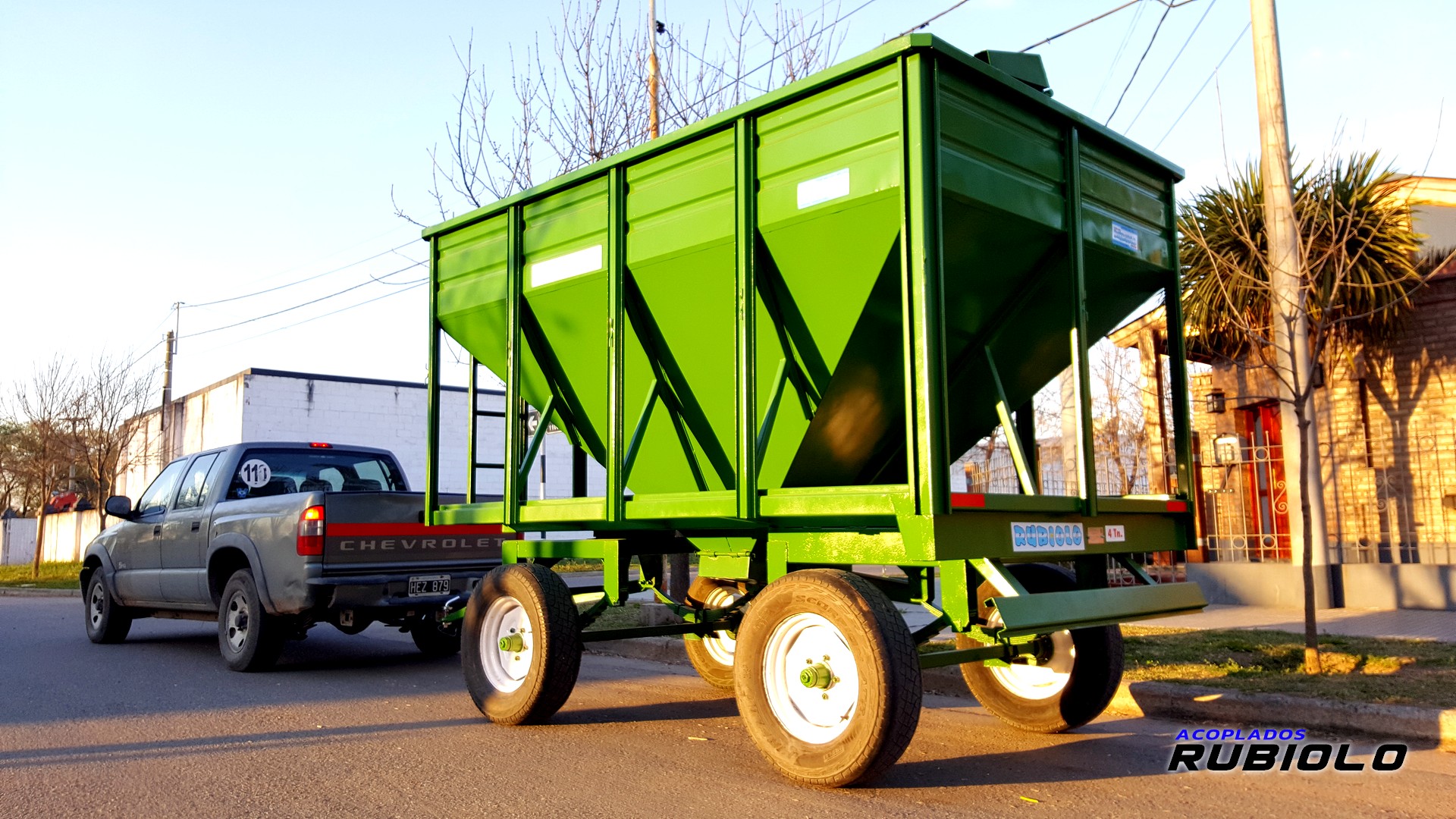 Acoplado Tolva Semillera para 3/4 Tn. (TO1001) - Imagen 11