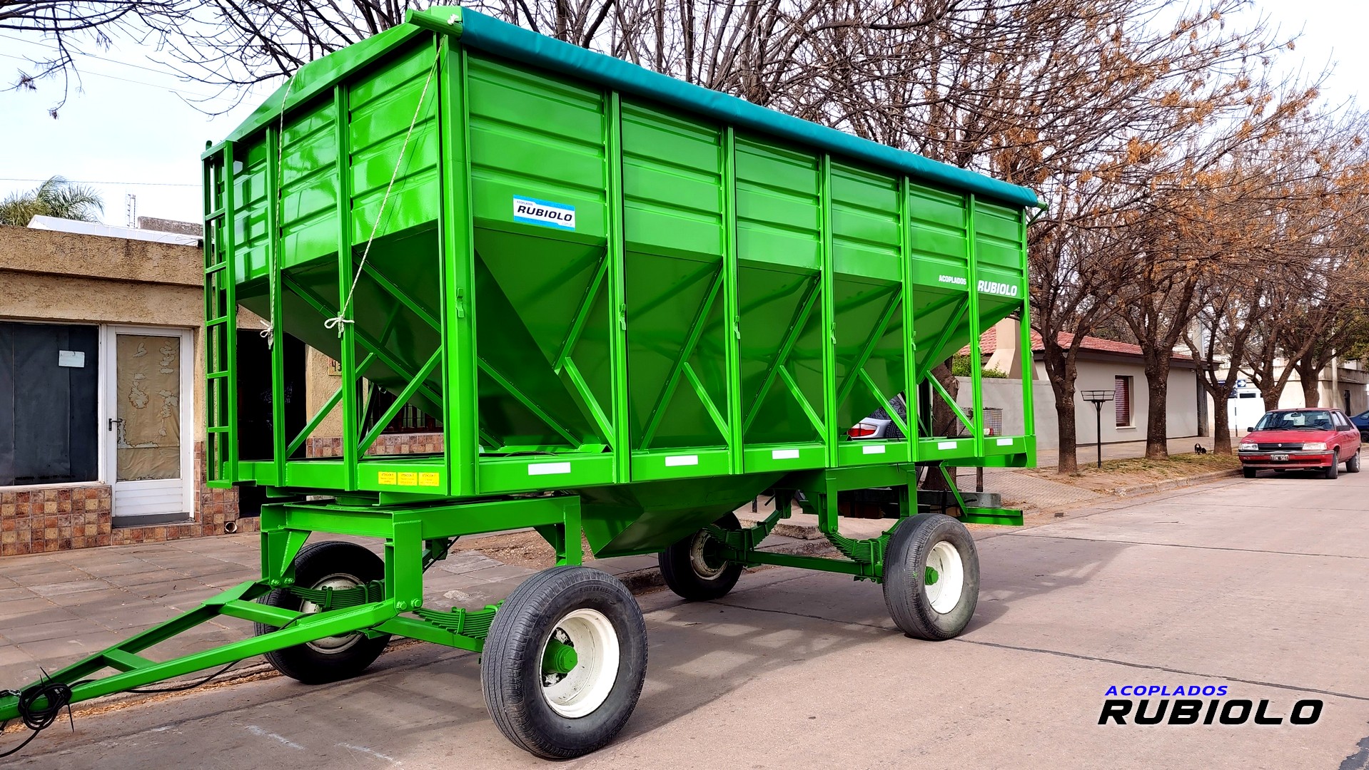 Acoplado Tolva Semillera / Fertilizantes para 12 Tn. (TO1012)