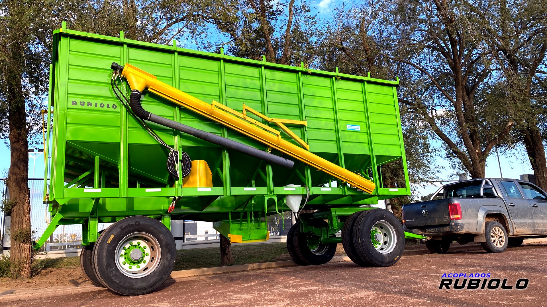 Acoplado Tolva Semillera / Fertilizantes para 22 Tn. (TO1014) - Imagen 5