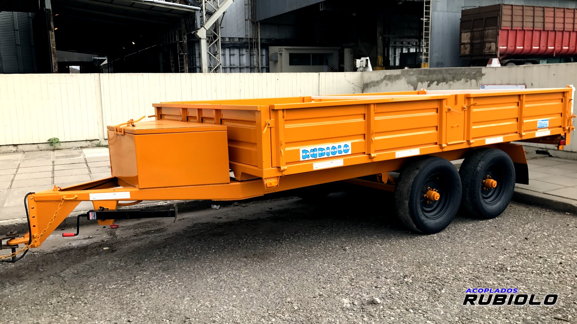 Acoplado Volcador Trasero Balancin para 3/4 Tn. (VO1014)